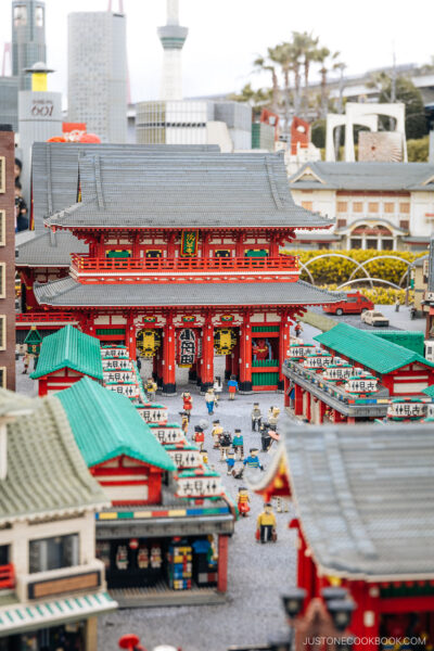 Senso-Ji made from Lego