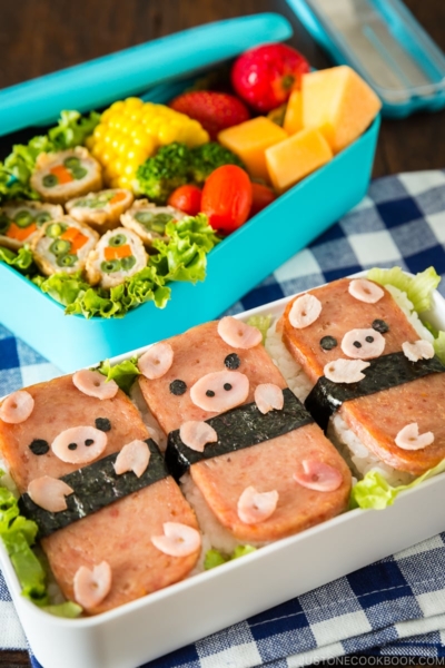 Piggy spam musubi in the two tier bento box.