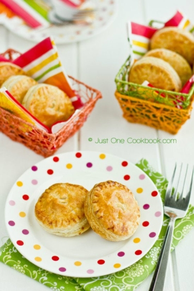 Tandoori Chicken Puffs II